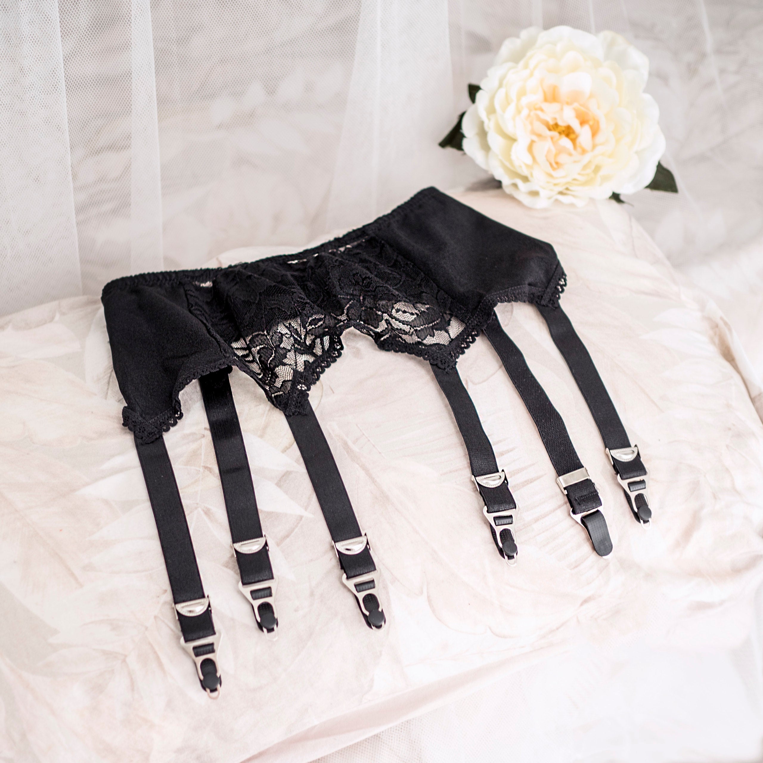 TIGHTS AND GARTER BELTS FOR CROSSDRESSERS  Le Femine Shop