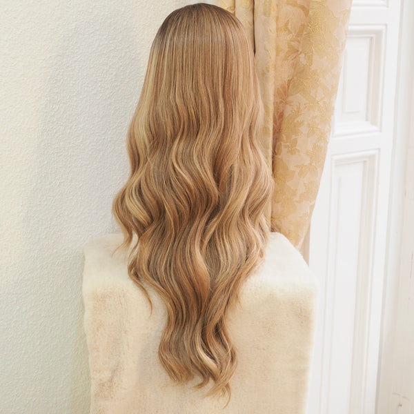 Emilia Wig